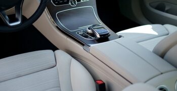 Cómo limpiar las vestiduras de tu auto